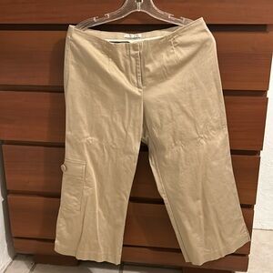 FIRST ISSUE Liz Claiborne Co. Stretch Capri Cargo Pants Size 8 Petit